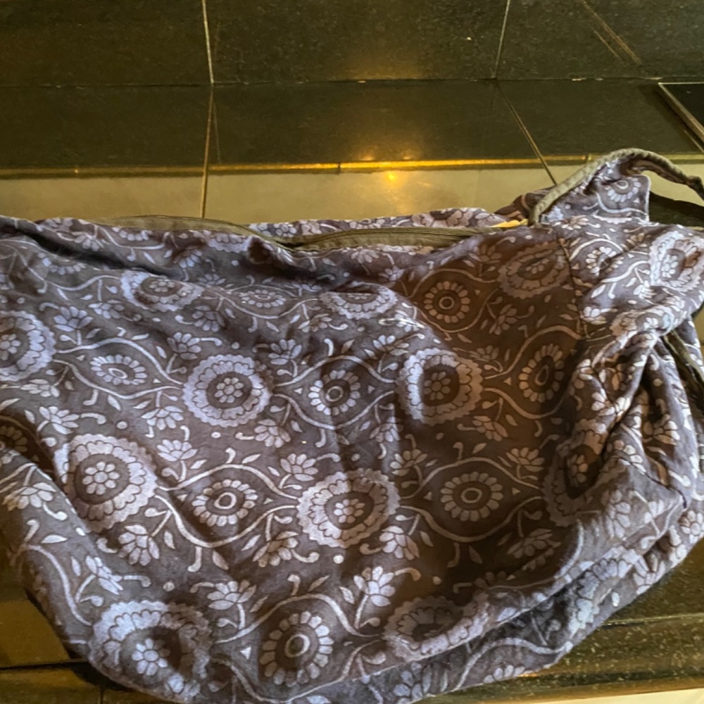YOGA CLOTH CROSSBODY BAG - Picture 3 of 16